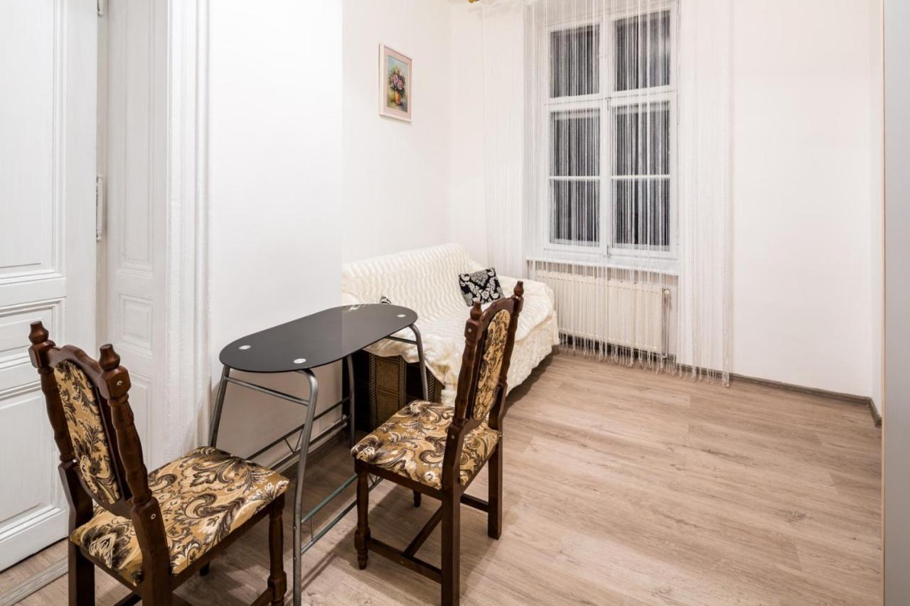 Apartament On Franka Street Lägenhet Lviv Exteriör bild